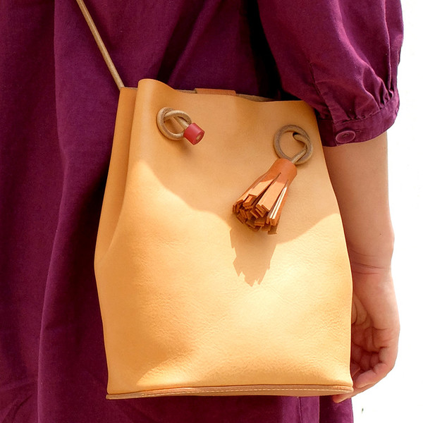 버킷 크로스백_베이지